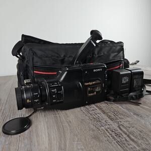 Sony CCD-F301 HandyCam Super 8 Camcorder With Charger & Bag Parts Repair UNTEST